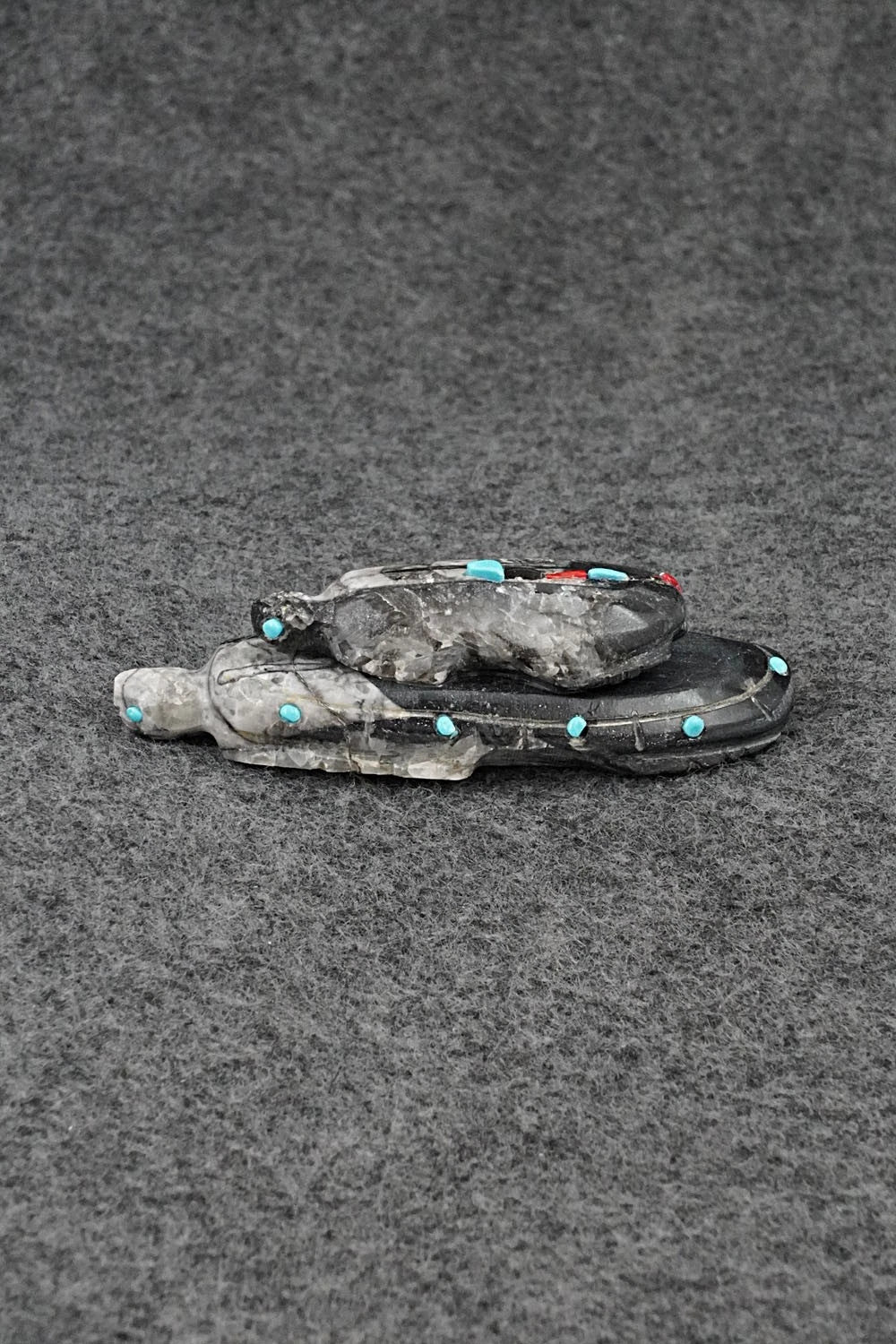 Turtles Zuni Fetish Carving - Danette Laate