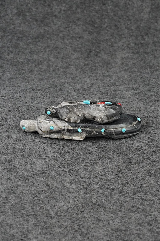 Turtles Zuni Fetish Carving - Danette Laate
