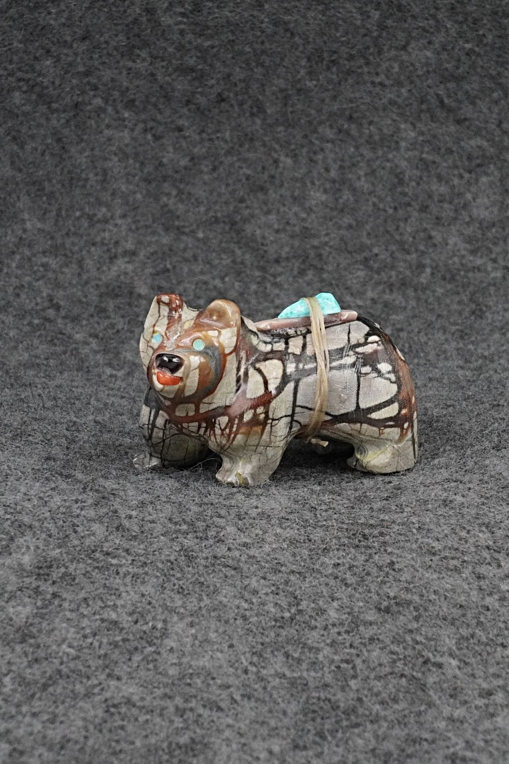 Bear Zuni Fetish Carving - Freddie Leekya