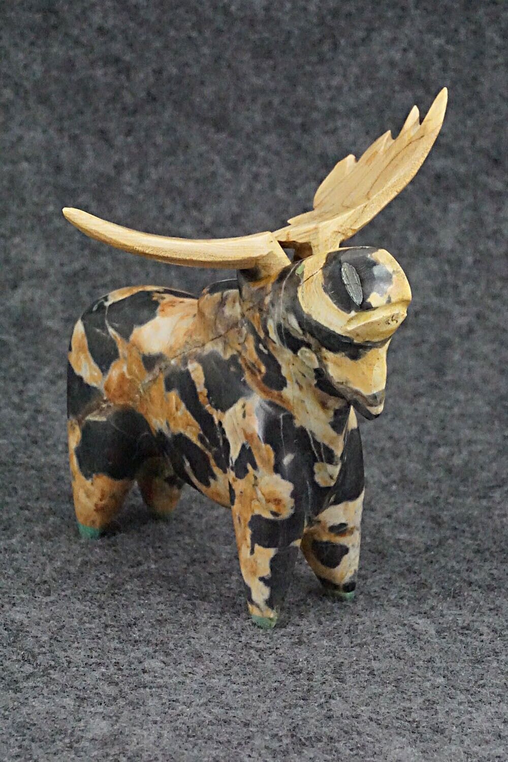 Moose Zuni Fetish Carving - Enrike Leekya