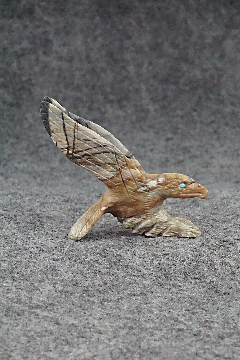 Eagle Zuni Fetish Carving - Lance Cheama