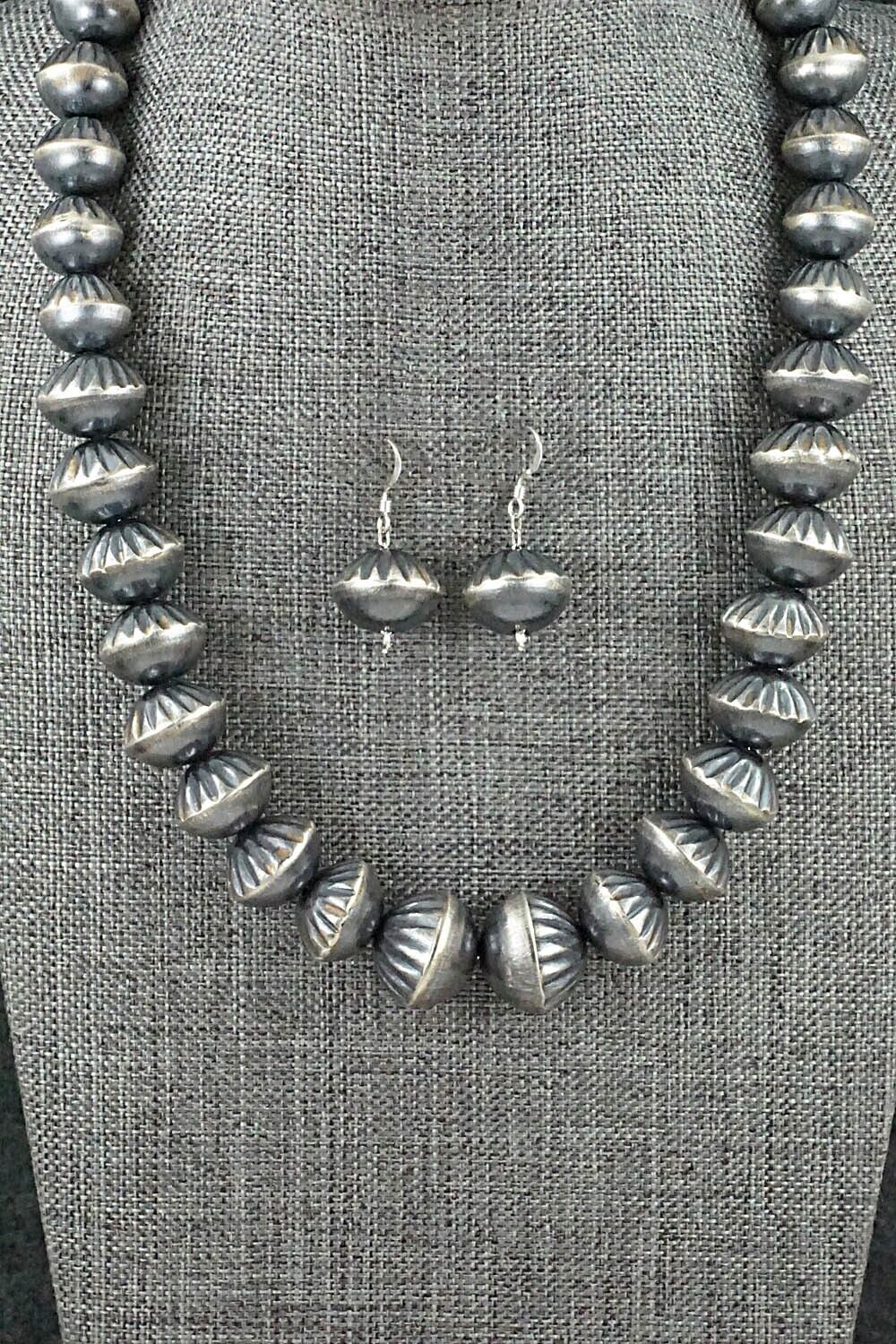 Navajo Pearl Sterling Silver Necklace Set - Virginia Tso