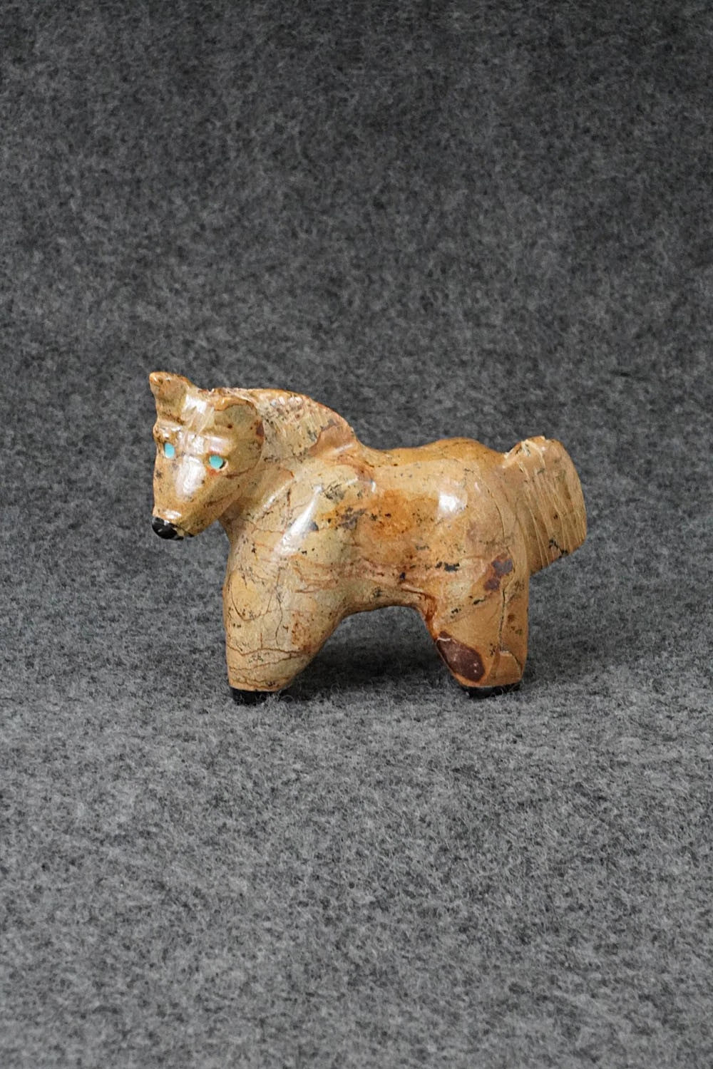 Horse Zuni Fetish Carving - Freddie Leekya