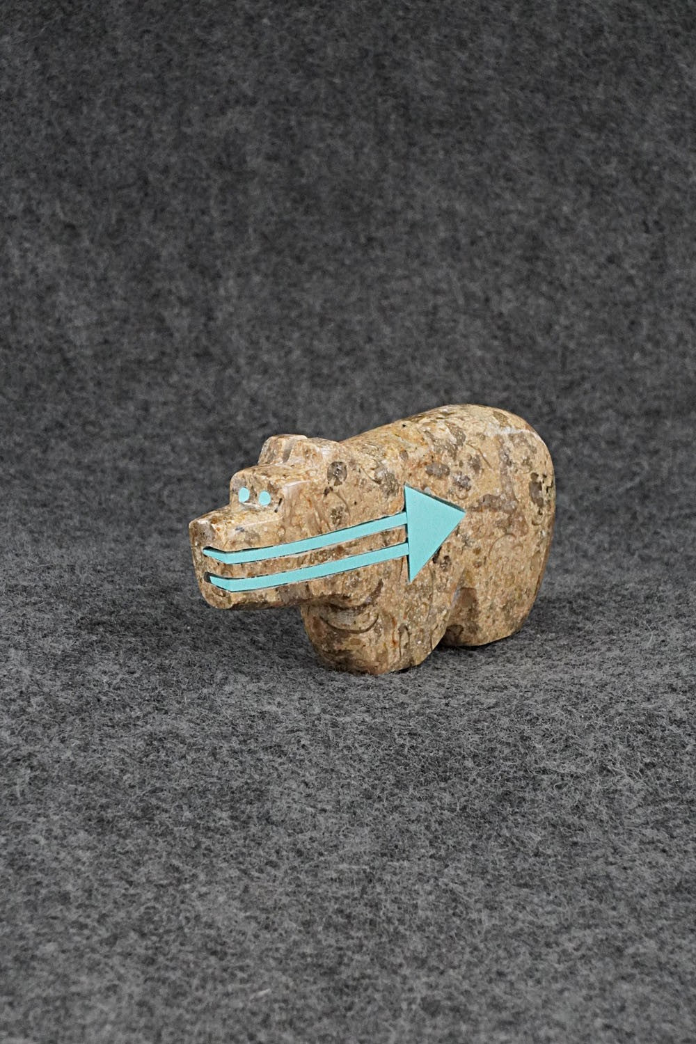 Bear Zuni Fetish Carving - Bernard Laiwakete