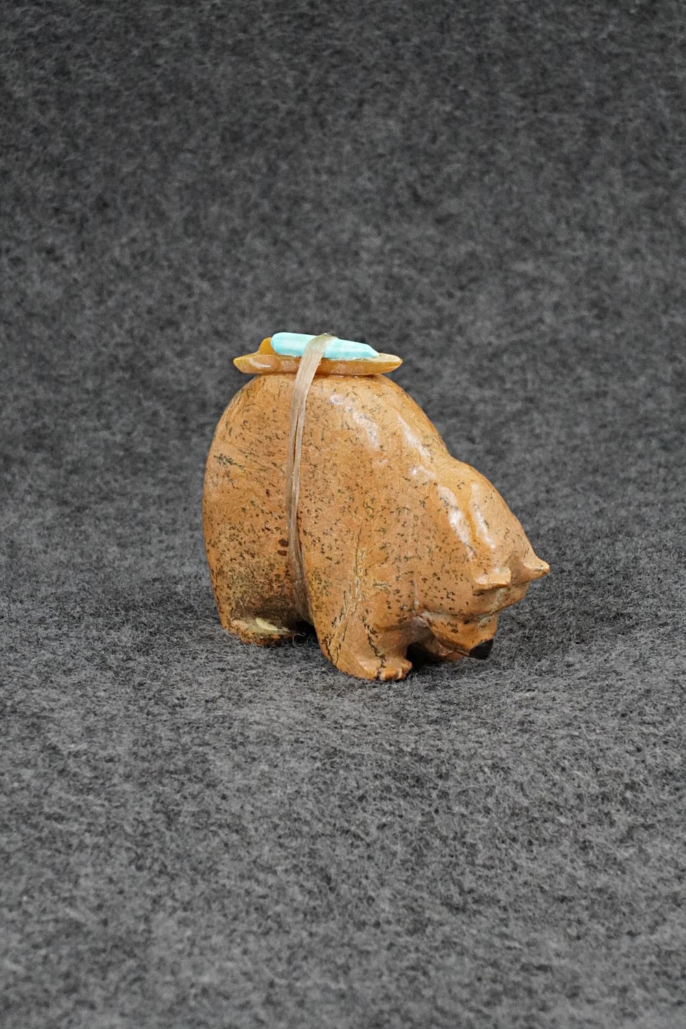 Bear Zuni Fetish Carving - Freddie Leekya