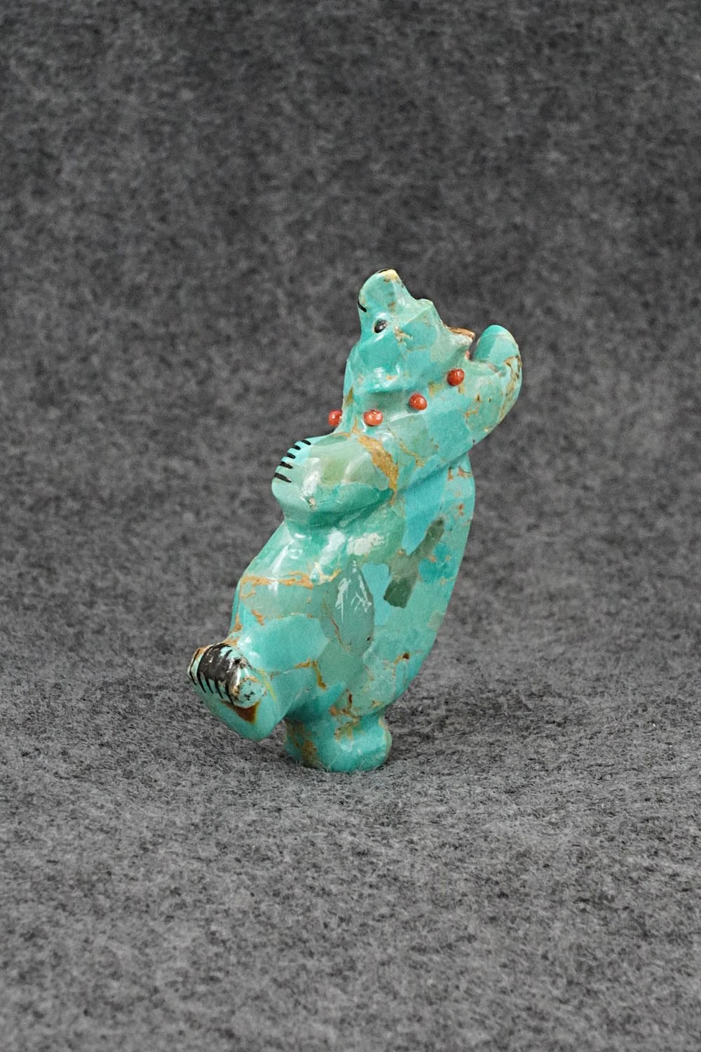 Bear Zuni Fetish Carving - Claudia Peina