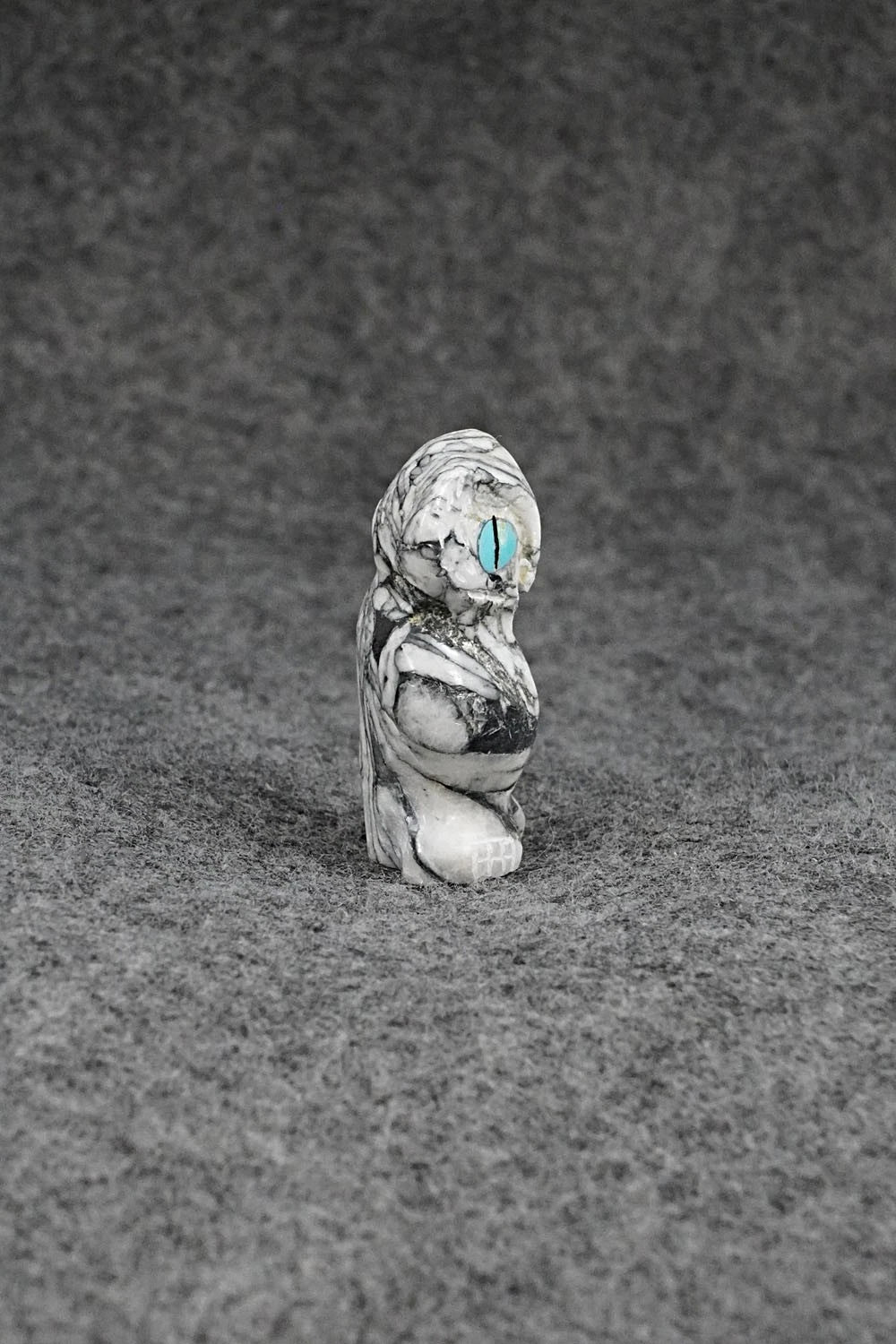 Owl Zuni Fetish Carving - Andres Jernention