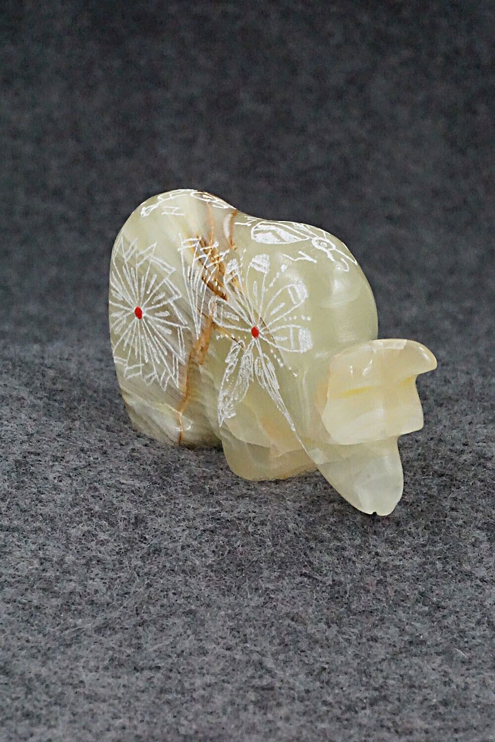 Bear Zuni Fetish Carving - Adrian Cachini