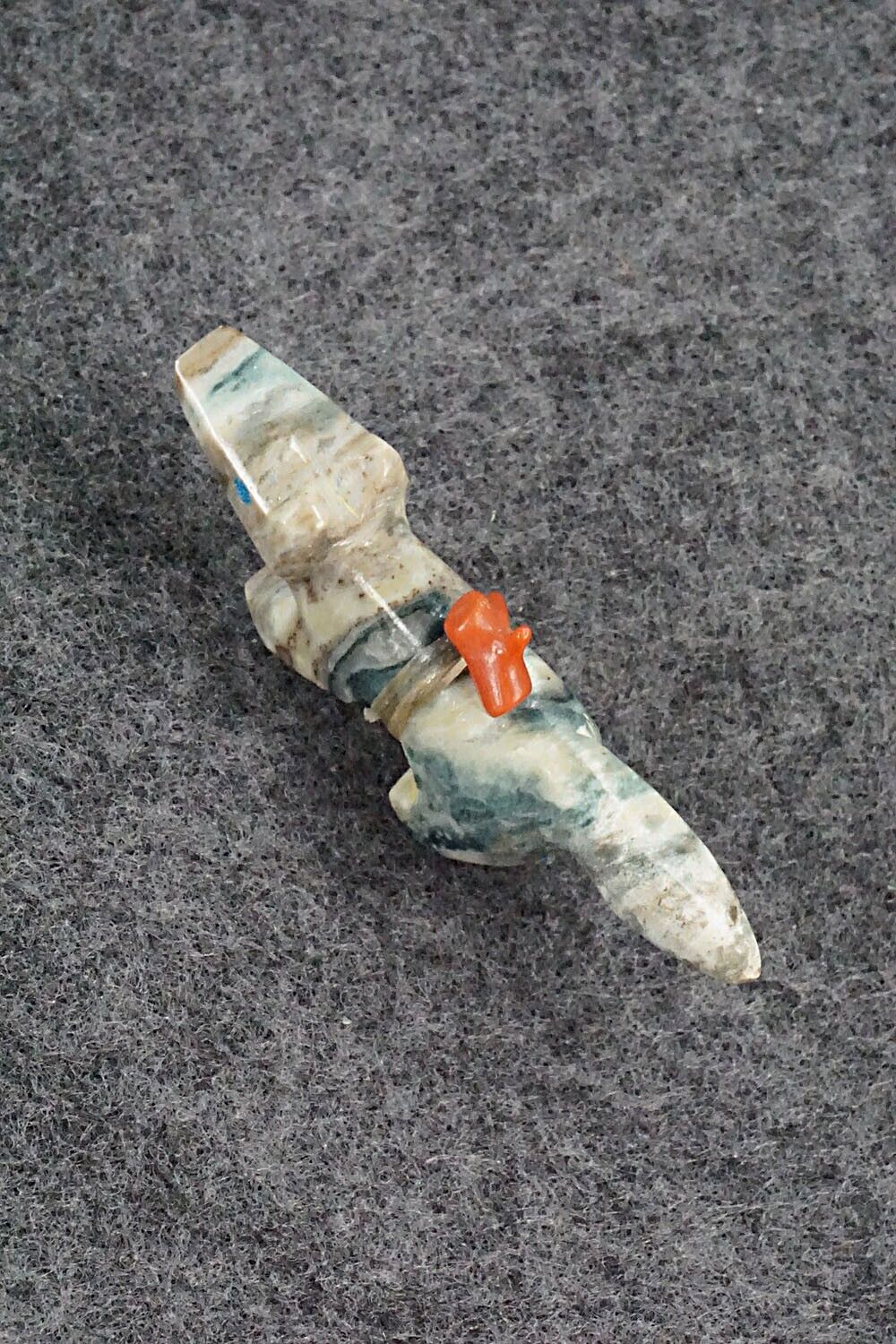 Wolf Zuni Fetish Carving - Fernando Laiwakete