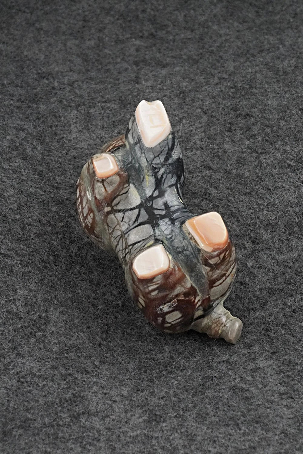 Pig Zuni Fetish Carving - Freddie Leekya