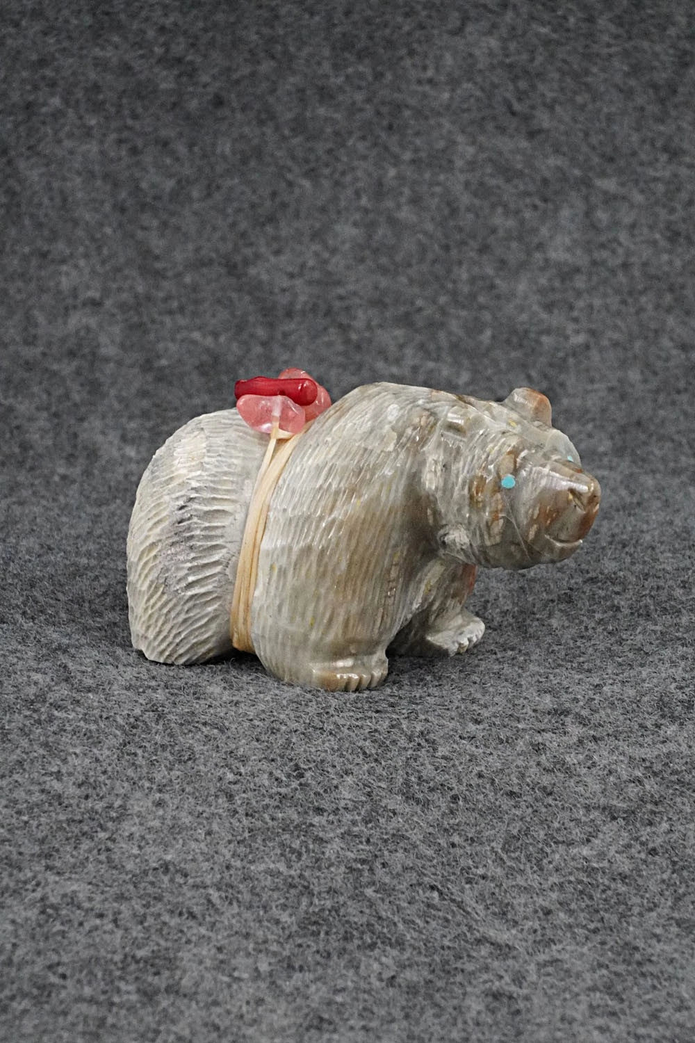 Bear Zuni Fetish Carving - Farlan & Paulette Quam