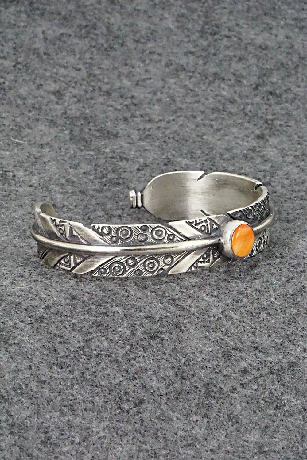 Spiny Oyster & Sterling Silver Bracelet - Raymond Coriz