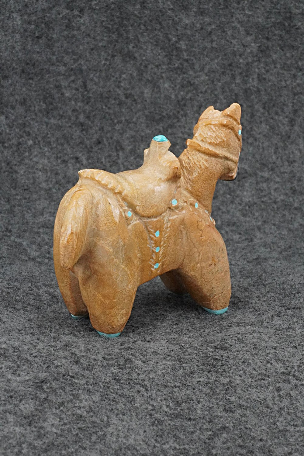 Horse Zuni Fetish Carving - Freddie Leekya