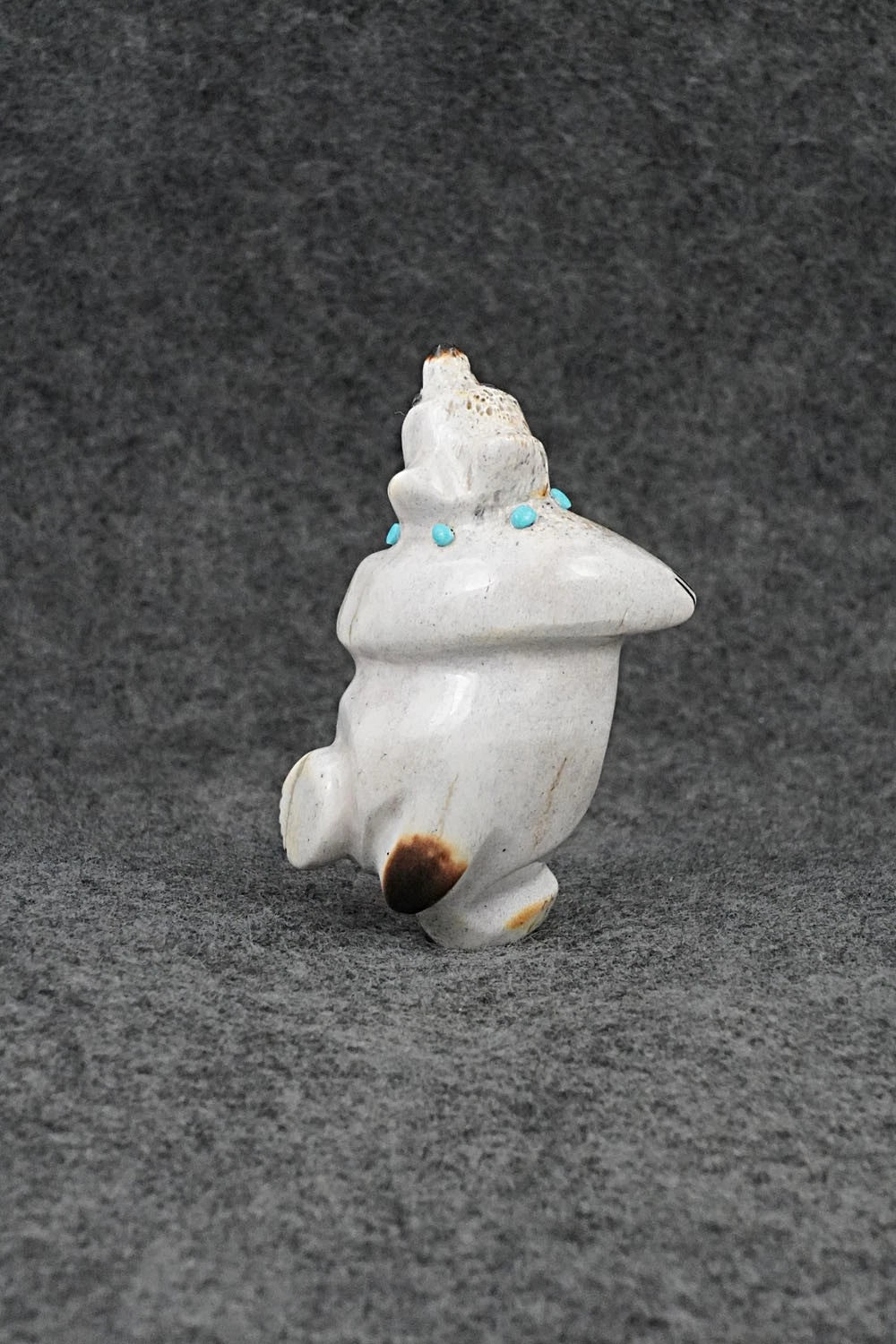 Bear Zuni Fetish Carving - Claudia Peina