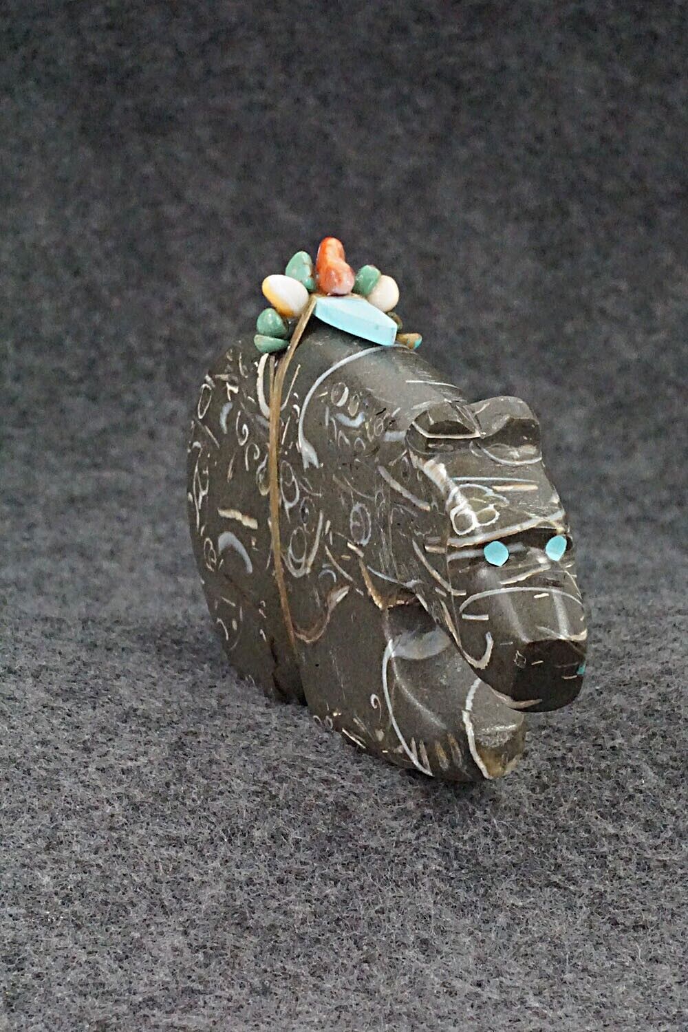 Bear Zuni Fetish Carving - Donovan Laiwakete