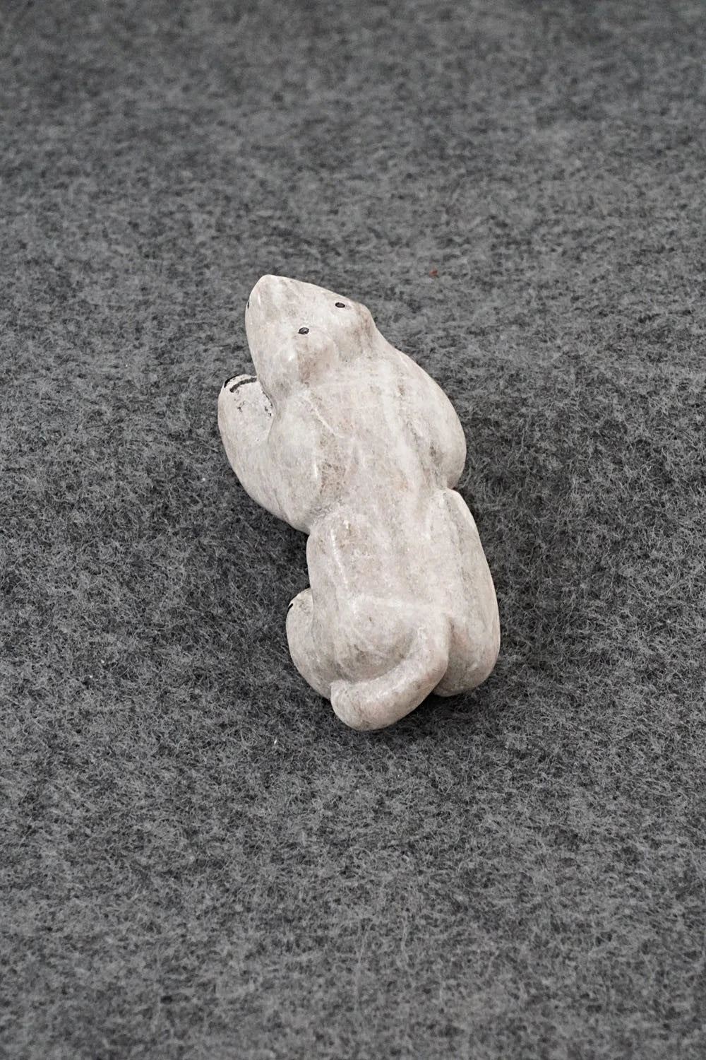 Bear Zuni Fetish Carving - Rick Kallestewa