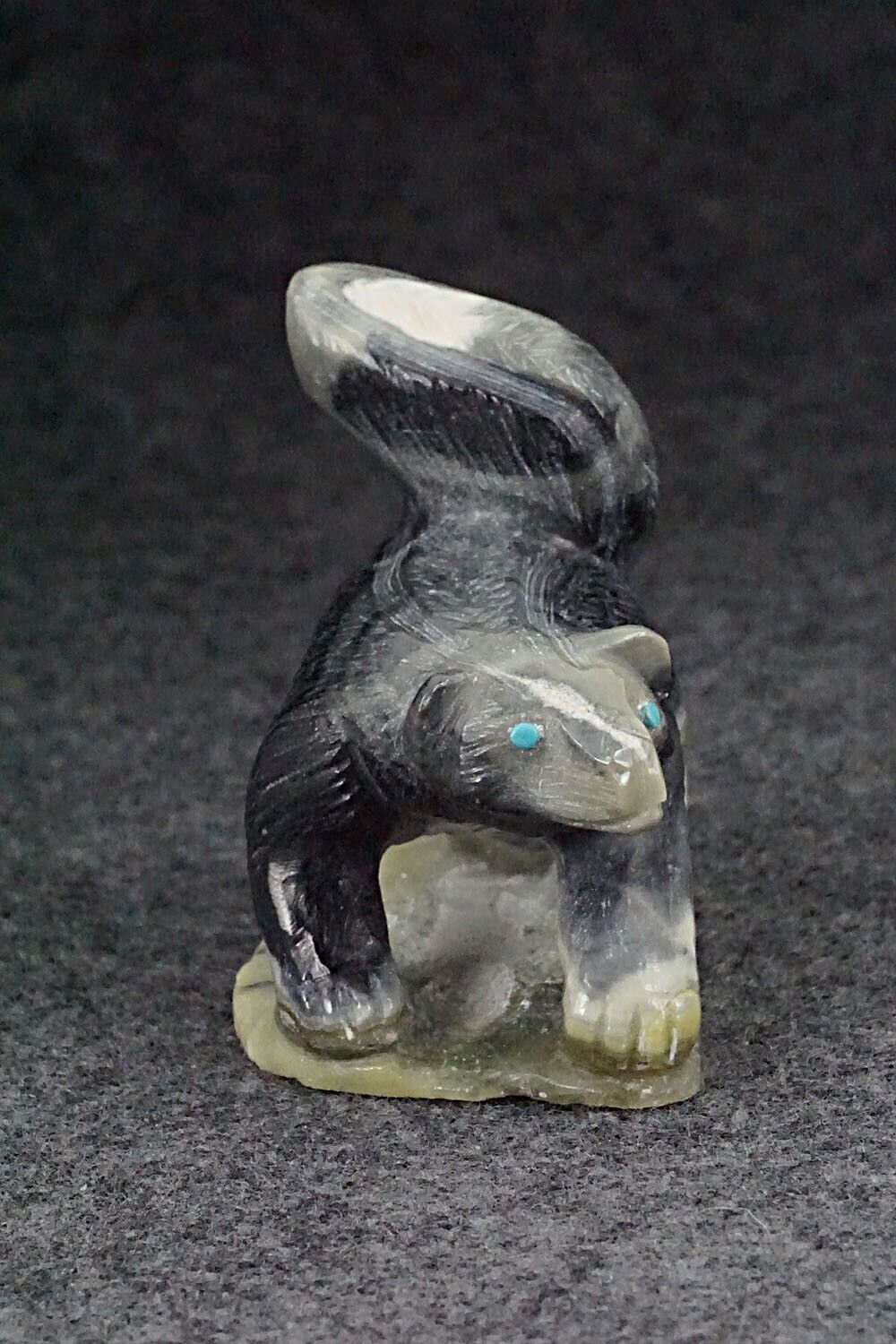 Badger Zuni Fetish Carving - Derrick Kaamasee