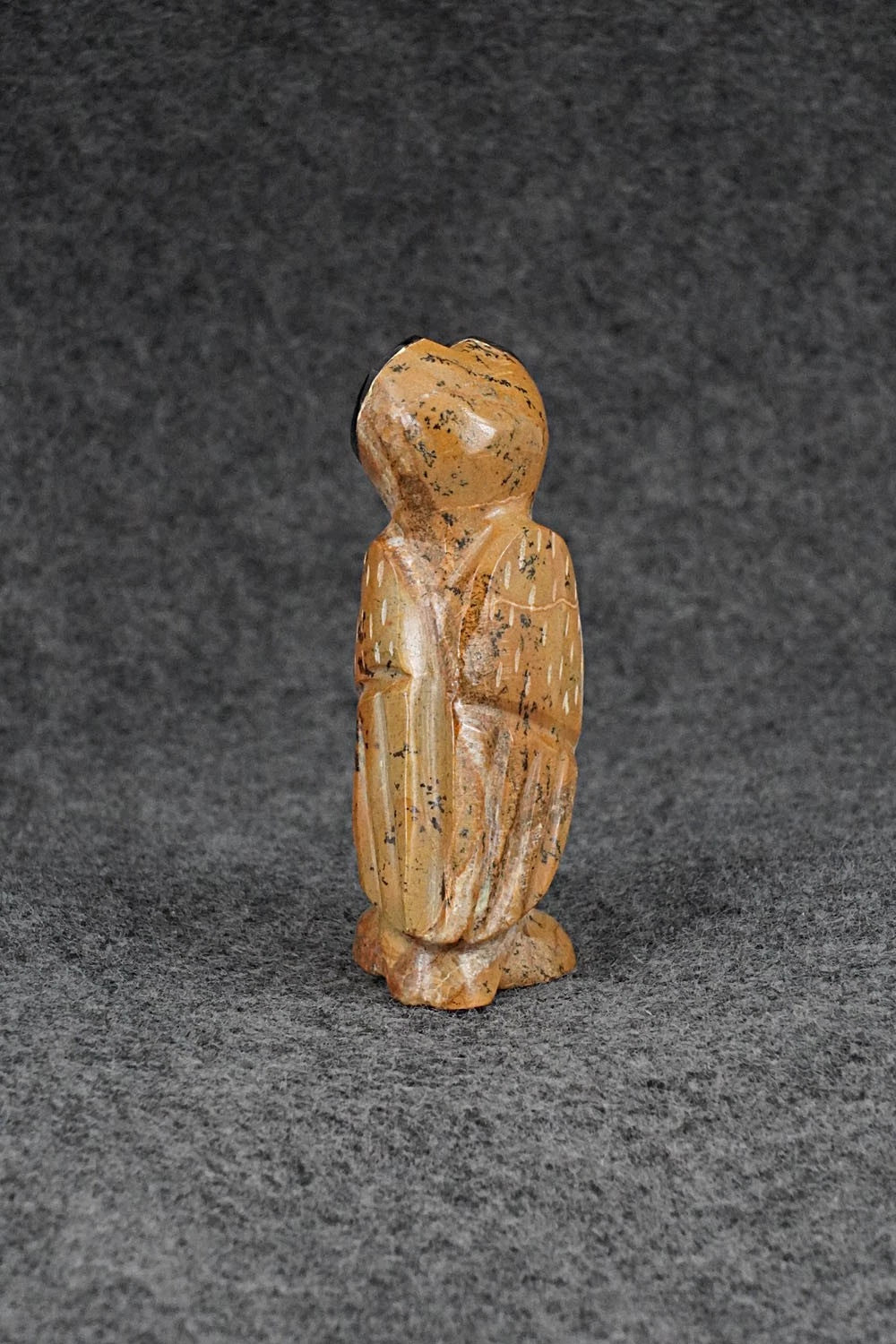 Owl Zuni Fetish Carving - Enrike Leekya