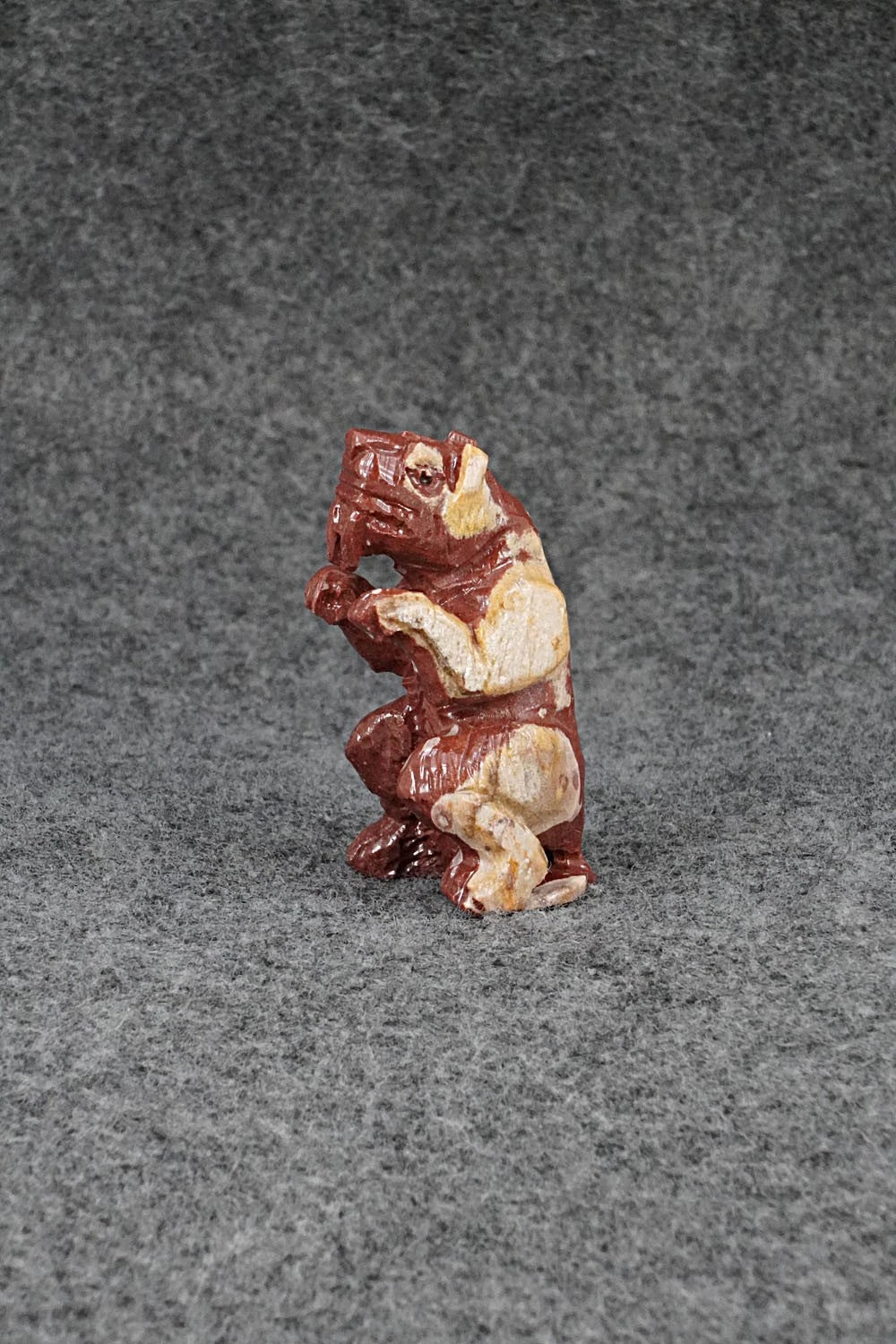 Bear Zuni Fetish Carving - Erick Martinez