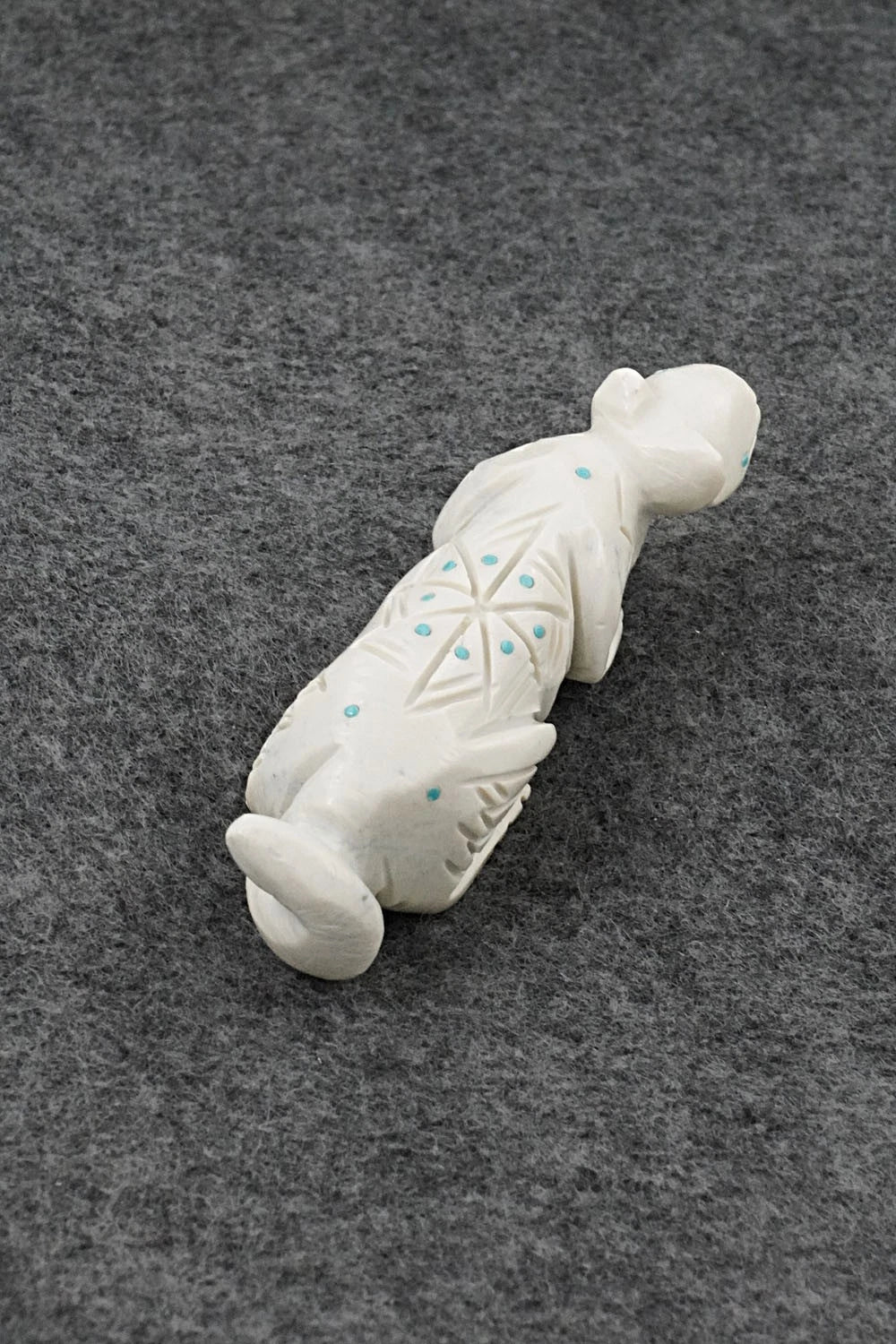 Mountain Lion Zuni Fetish Carving - Adrian Cachini