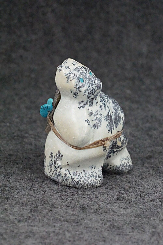 Bear Zuni Fetish Carving - Ariane Quam