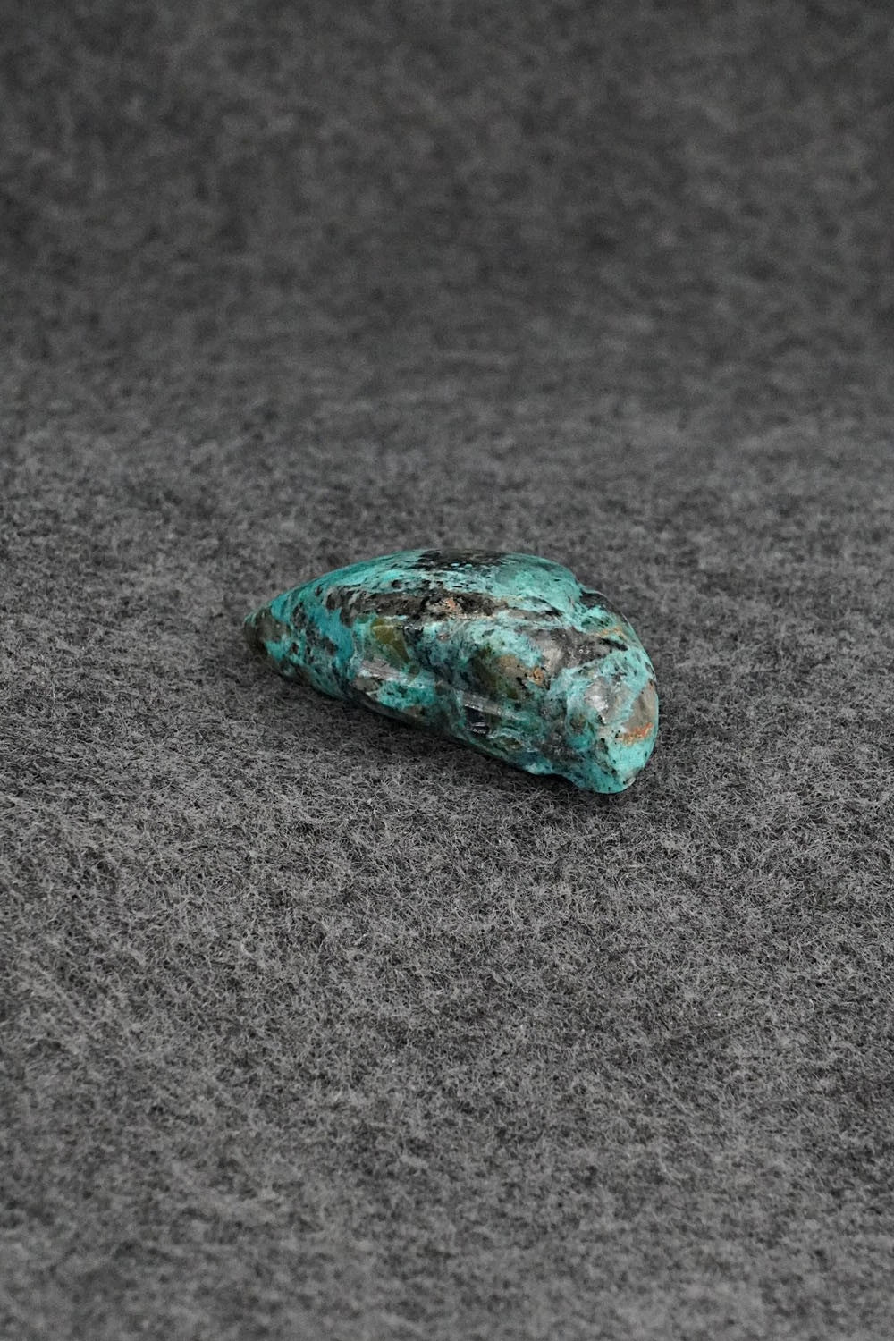 Bear Zuni Fetish Carving - Abby Quam Panteah