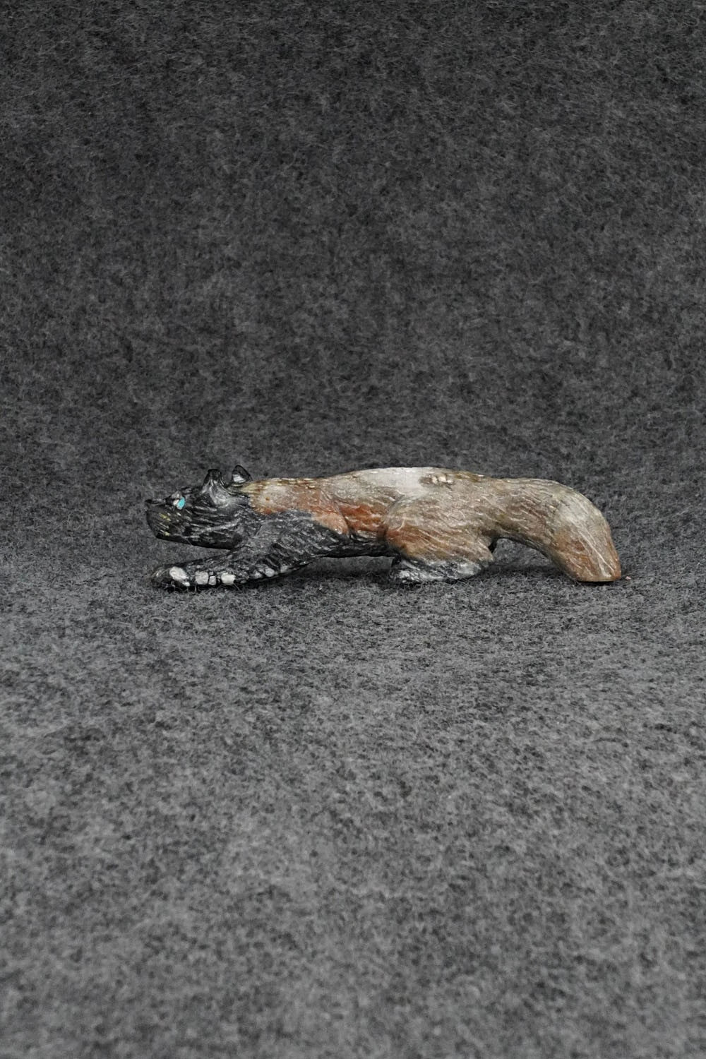 Wolf Zuni Fetish Carving - Ethan Lowyasate