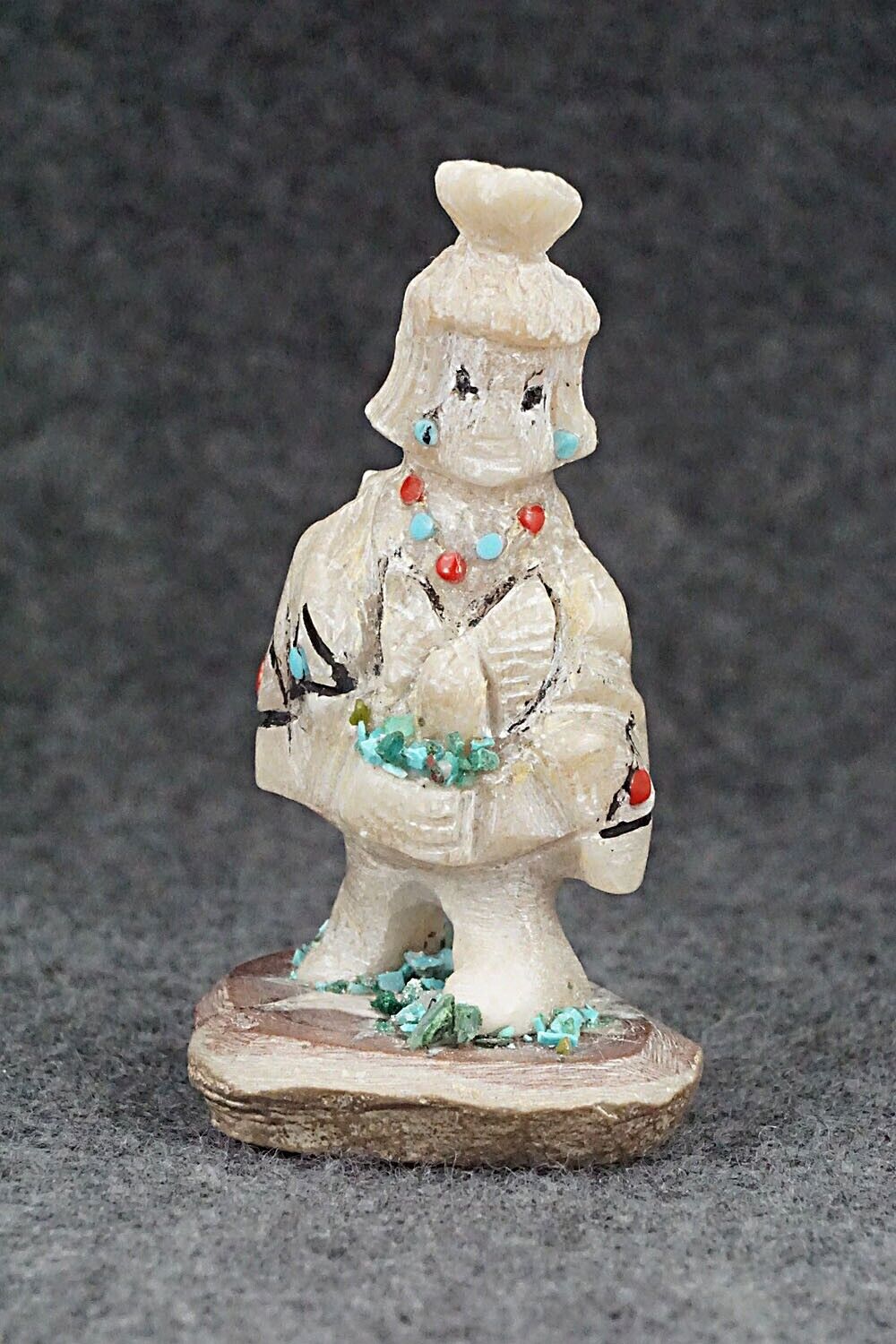Corn Maiden Zuni Fetish Carving - Narren Bowannie