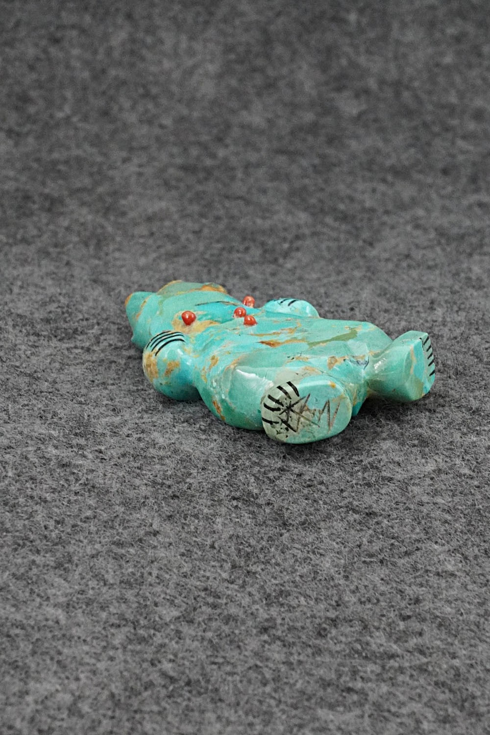 Bear Zuni Fetish Carving - Claudia Peina
