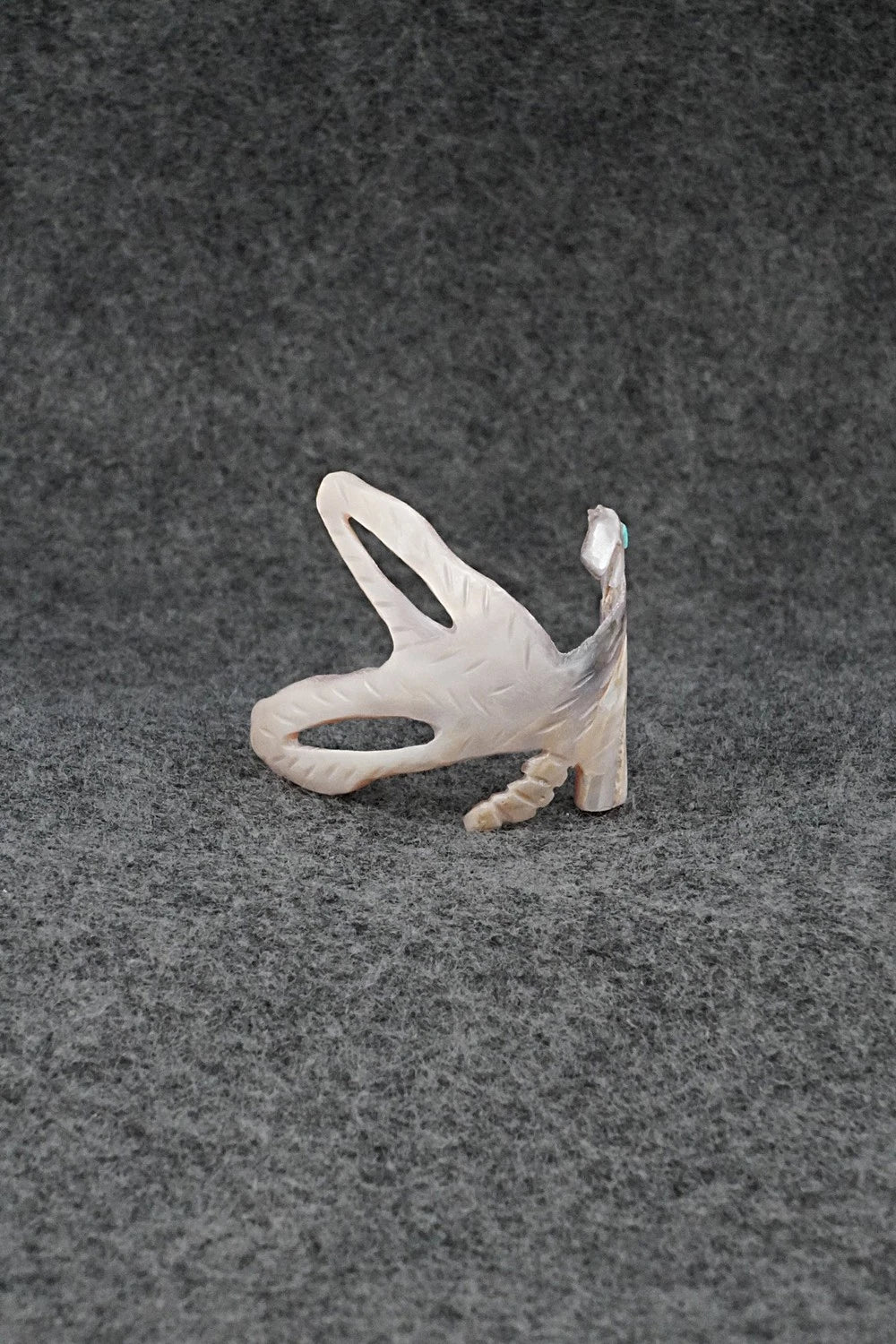 Eagle Zuni Fetish Carving - Vander Tsethlikai