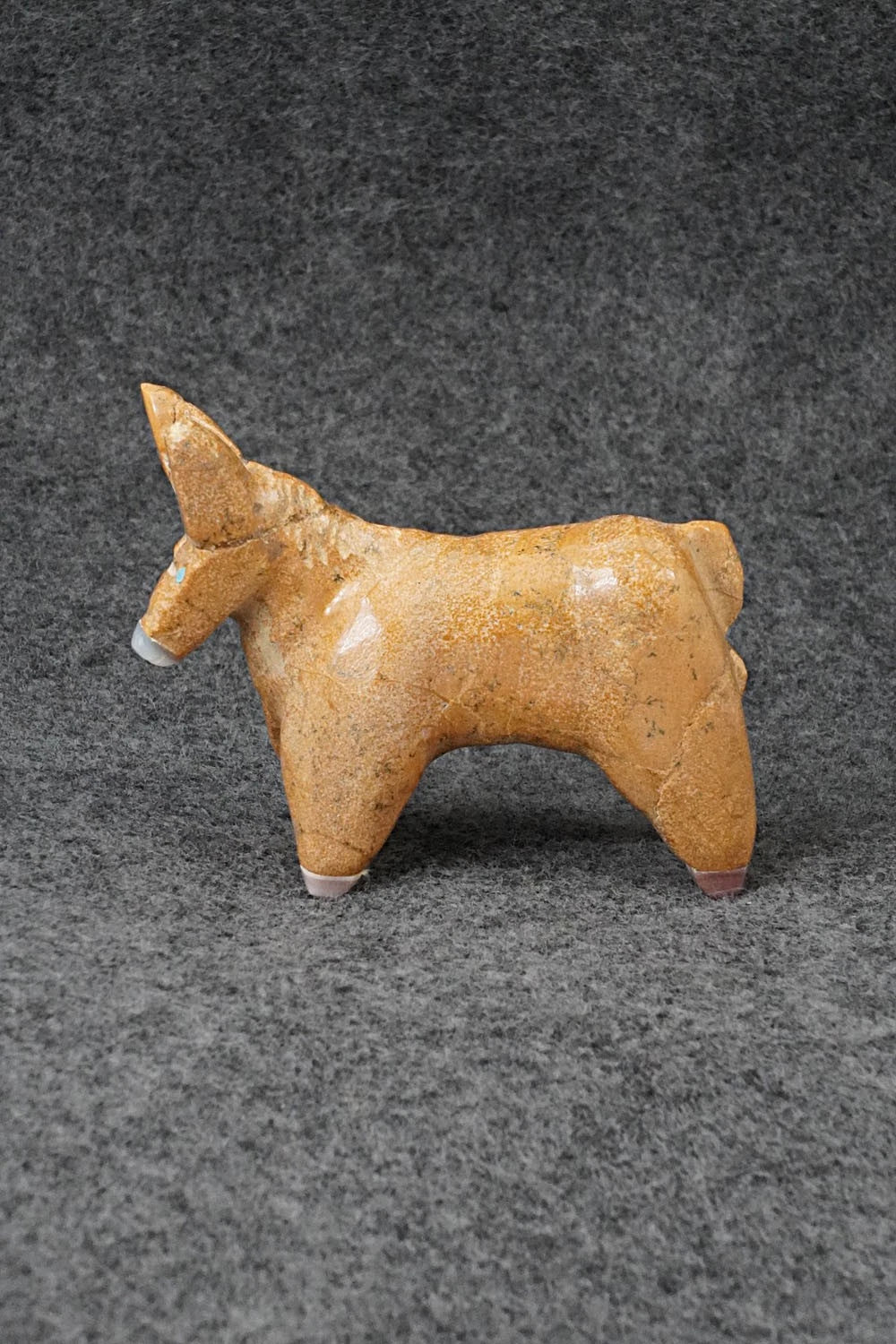 Donkey Zuni Fetish Carving - Freddie Leekya