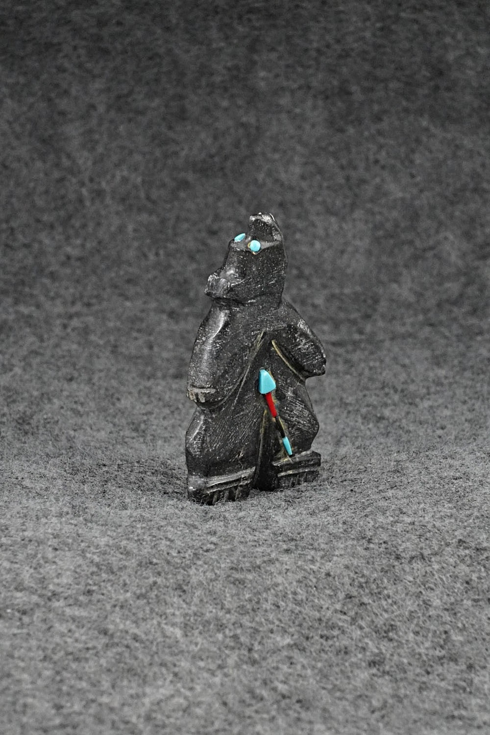 Bear Zuni Fetish Carving - Dannette Laate