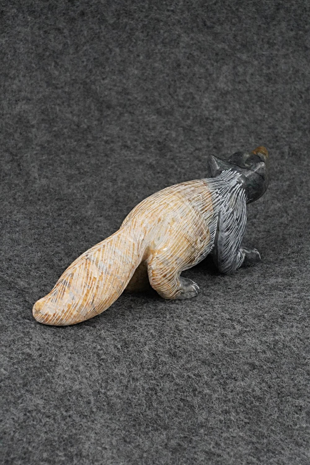 Wolf Zuni Fetish Carving - Nelson Yatsattie