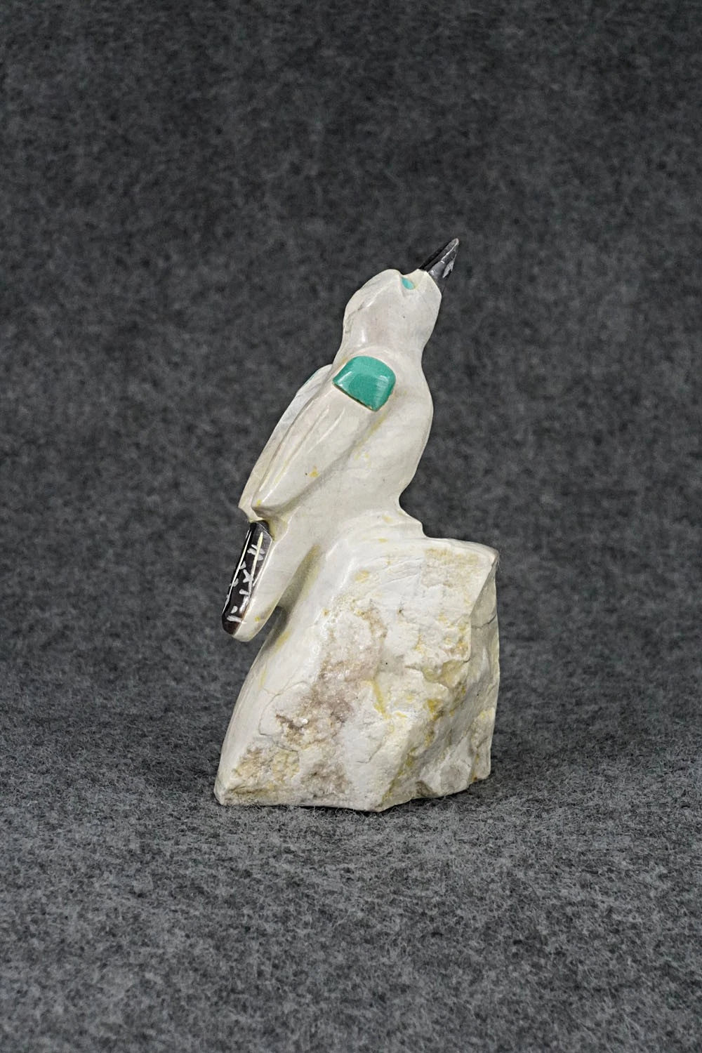 Bird Zuni Fetish Carving - Freddie Leekya