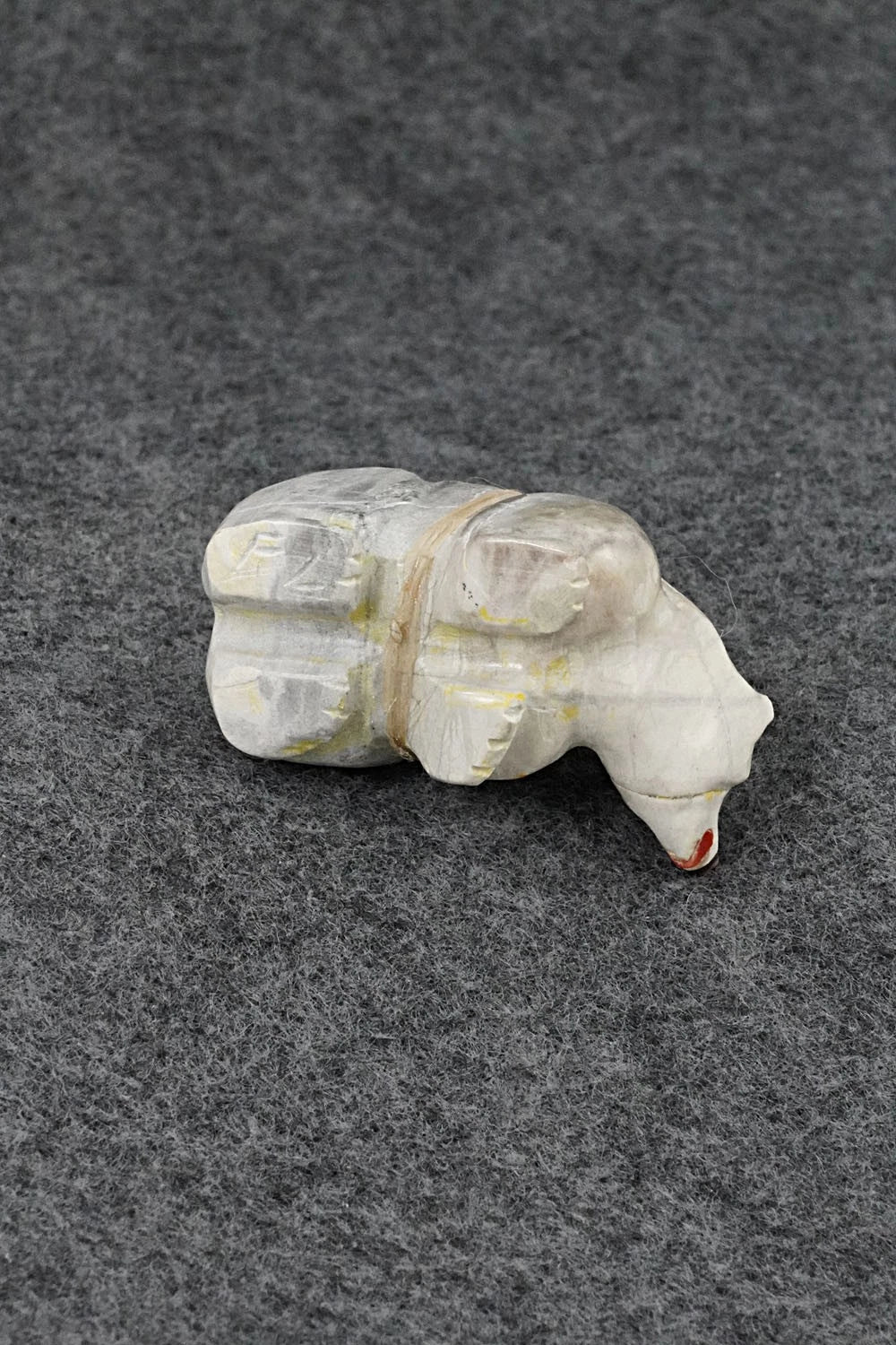Bear Zuni Fetish Carving - Freddie Leekya