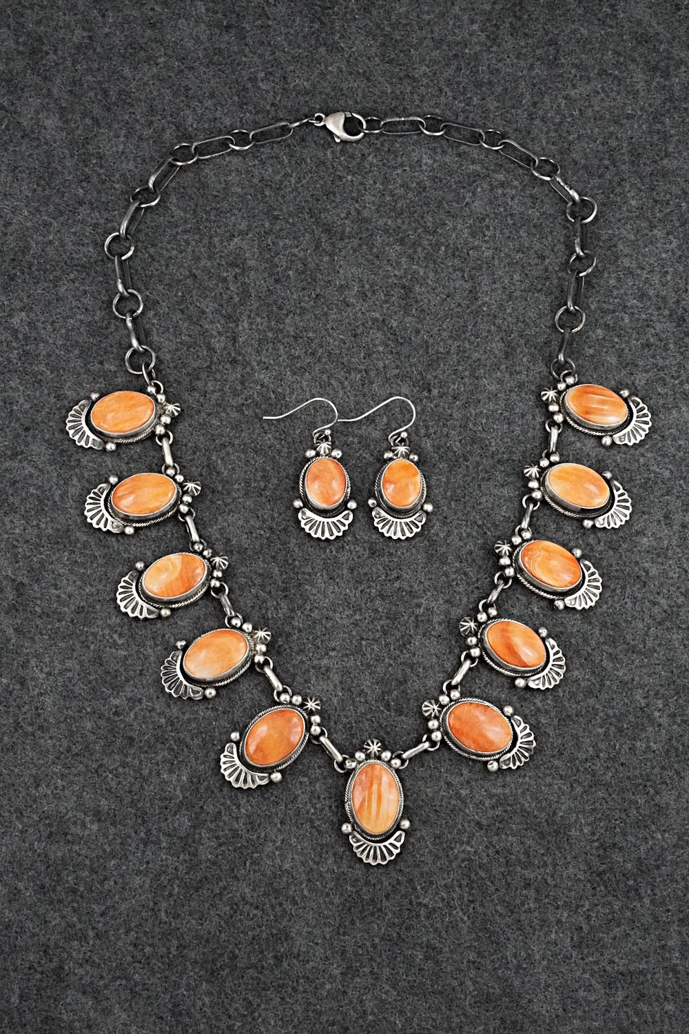 Spiny Oyster & Sterling Silver Necklace and Earrings Set - Paul Livingston