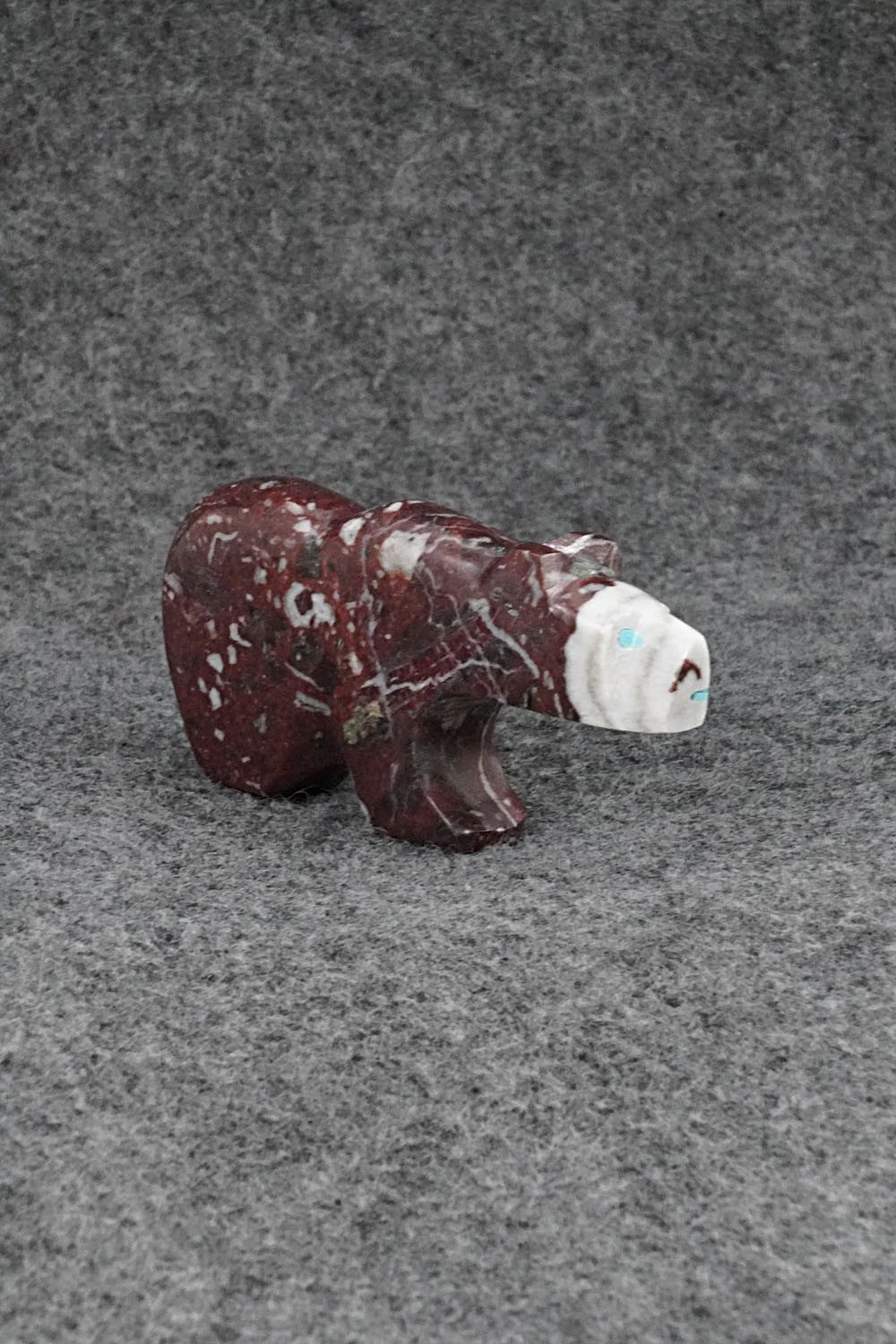 Bear Zuni Fetish Carving - Kenric Laiwakete