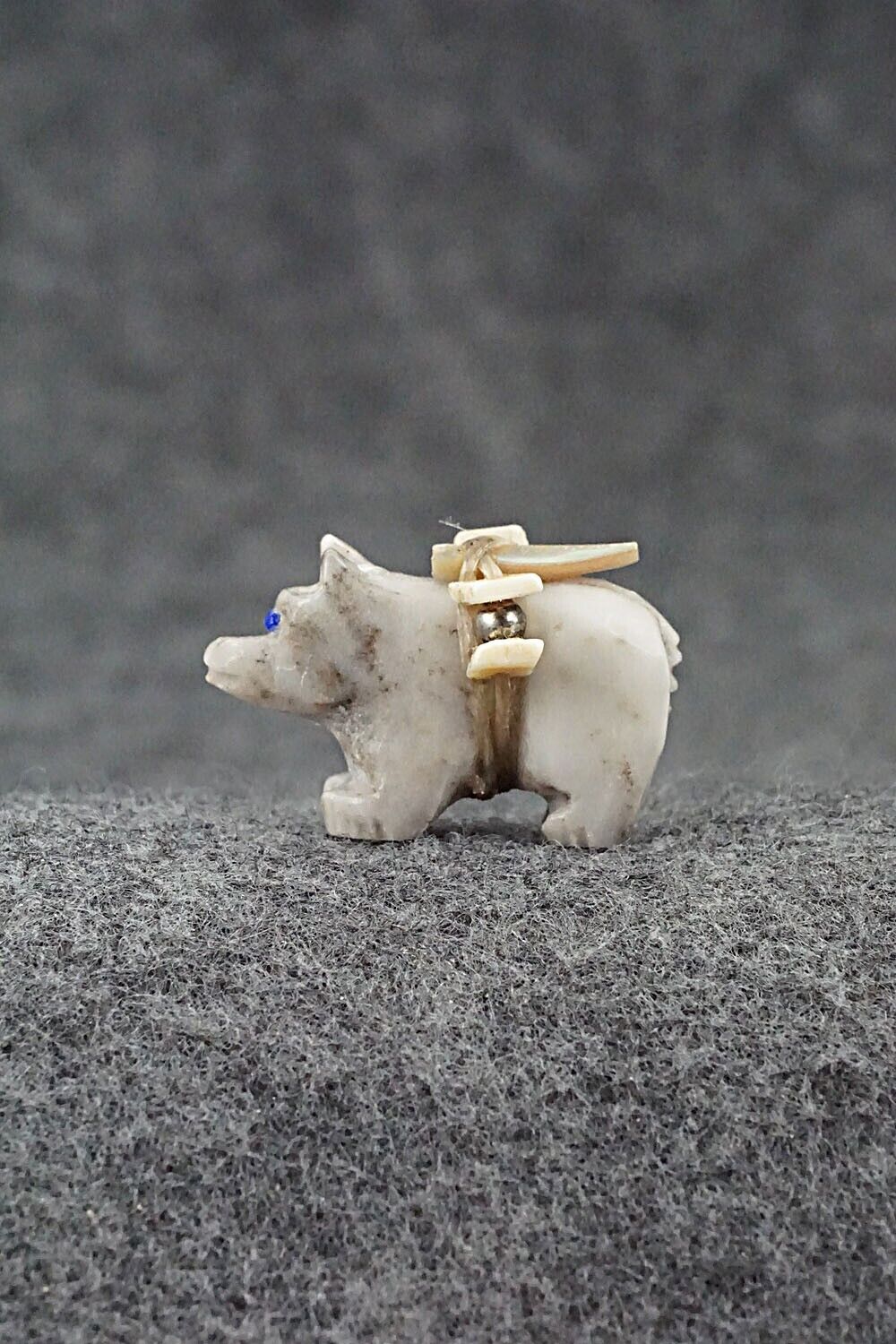 Bear Zuni Fetish Carving - Vander Tsethlikai