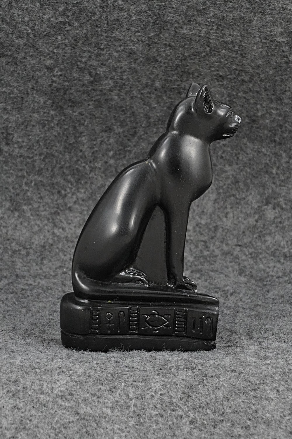 Cat Zuni Fetish Carving - Carlton Camosona