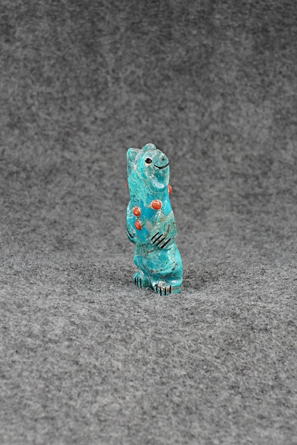Bear Zuni Fetish Carving - Claudia Peina