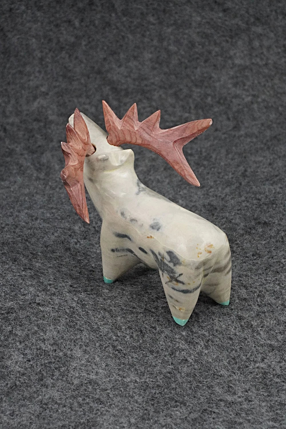 Moose Zuni Fetish Carving - Enrike Leekya