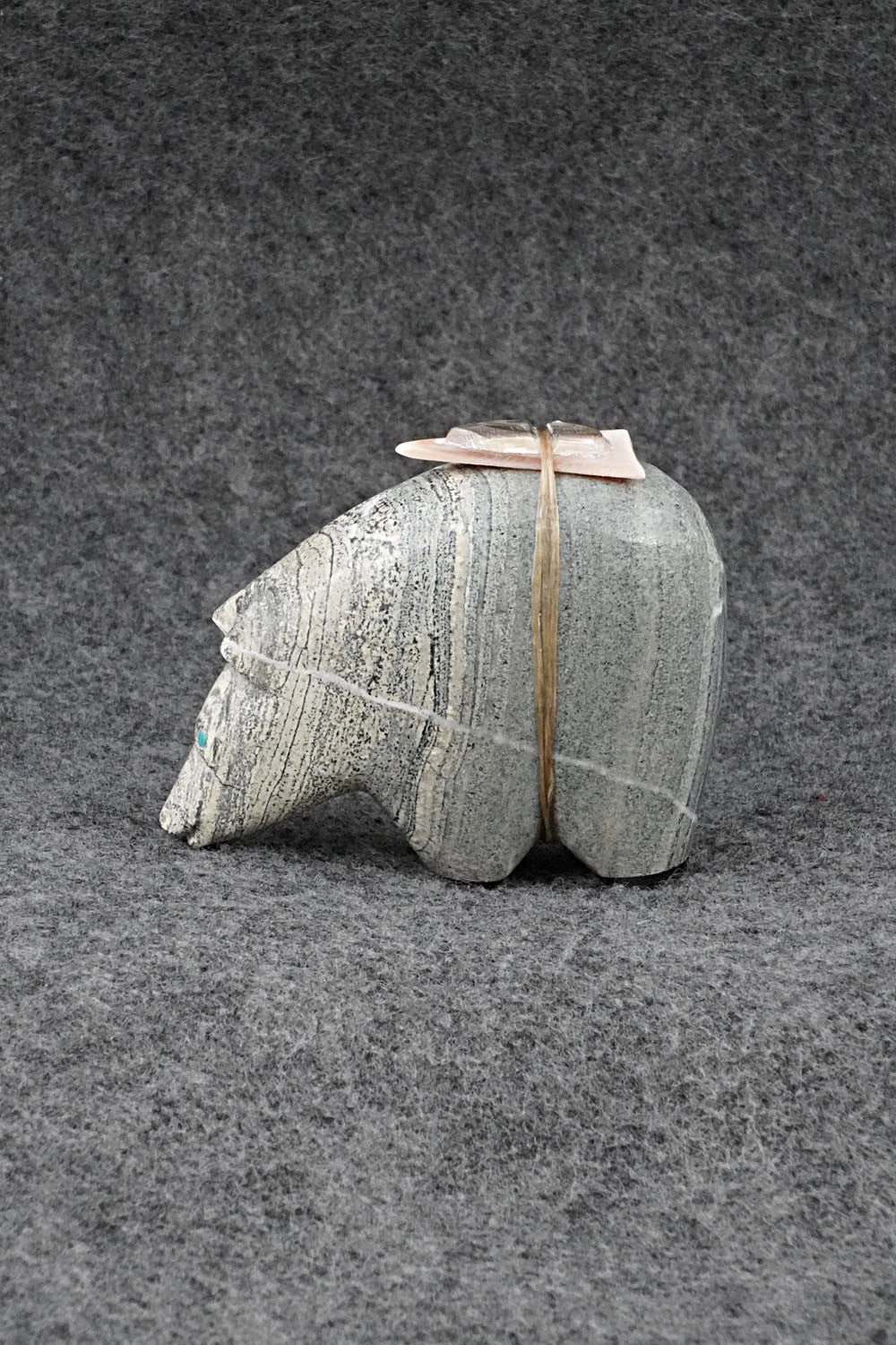 Bear Zuni Fetish Carving - Delvin Leekya