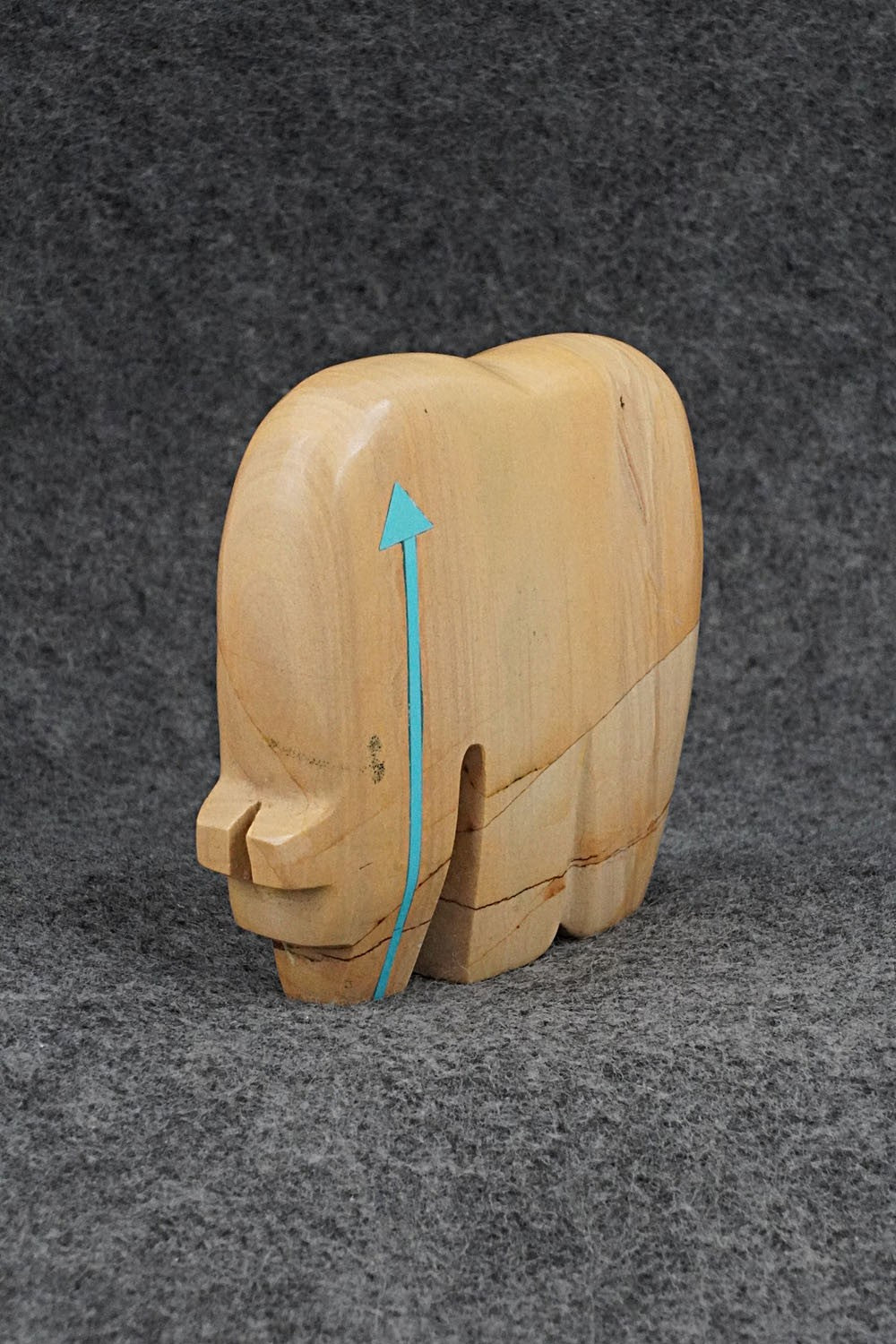 Bear Zuni Fetish Carving - Bernard Laiwakete