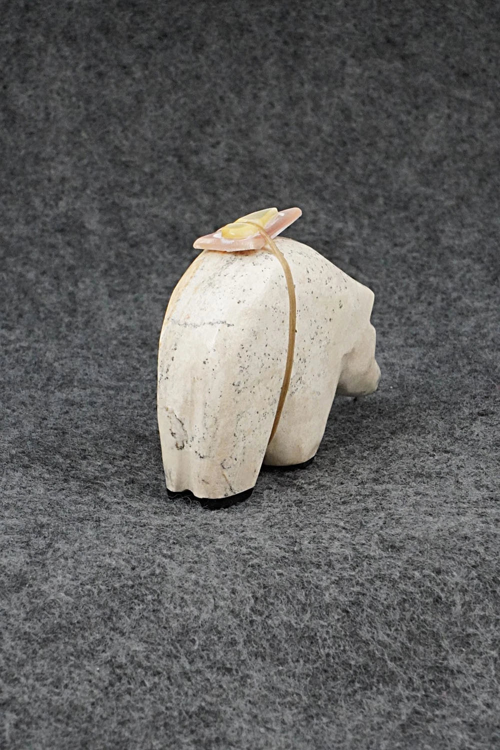 Bear Zuni Fetish Carving - Delvin Leekya
