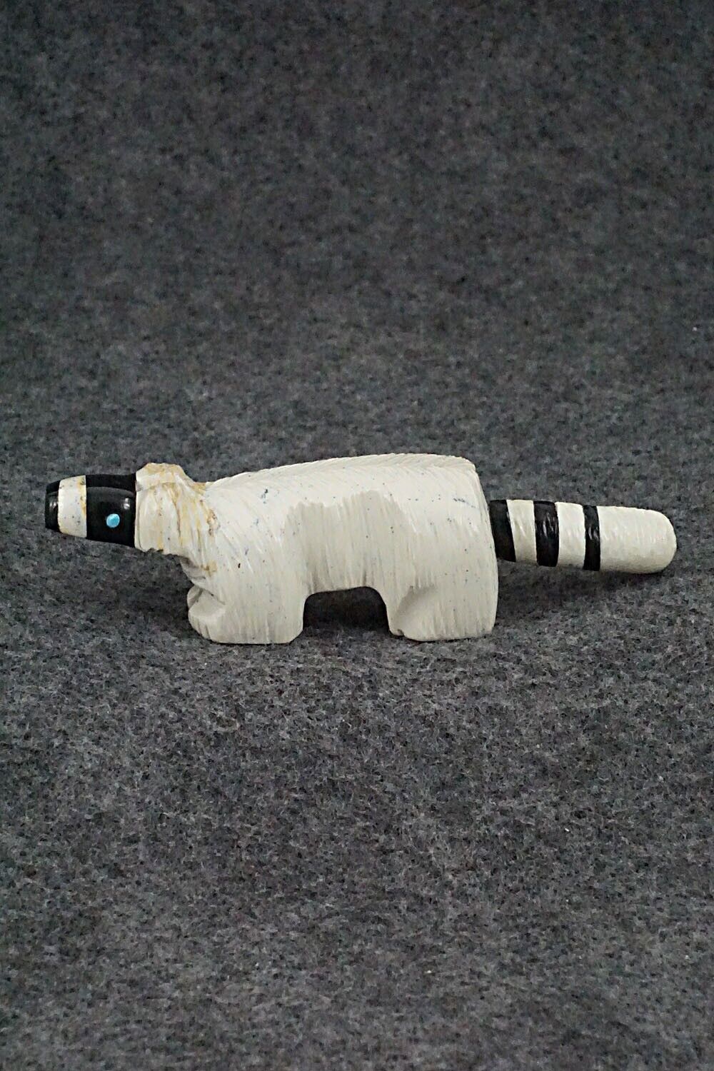 Raccoon Zuni Fetish Carving - Susette Lementino