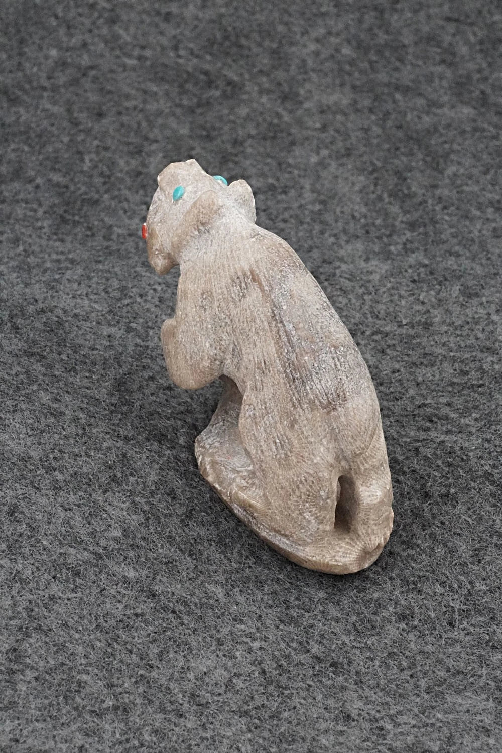 Bear Zuni Fetish Carving - Derrick Kammasee