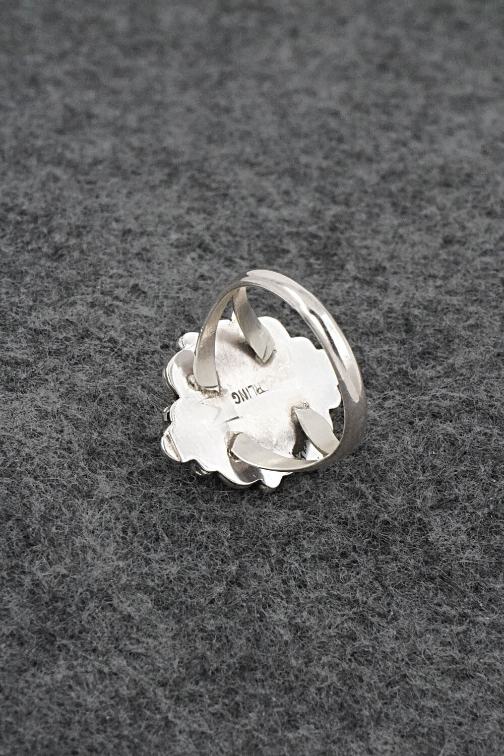 Conch Shell & Sterling Silver Ring - Frieda Martinez - Size 6.25