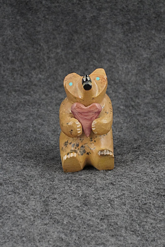 Bear Zuni Fetish Carving - Enrike Leekya