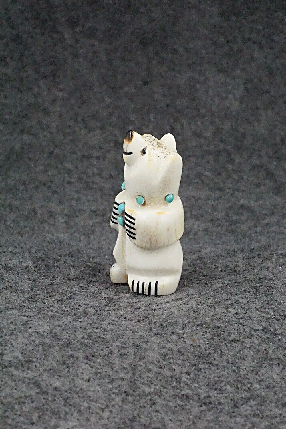Bear Zuni Fetish Carving - Claudia Peina