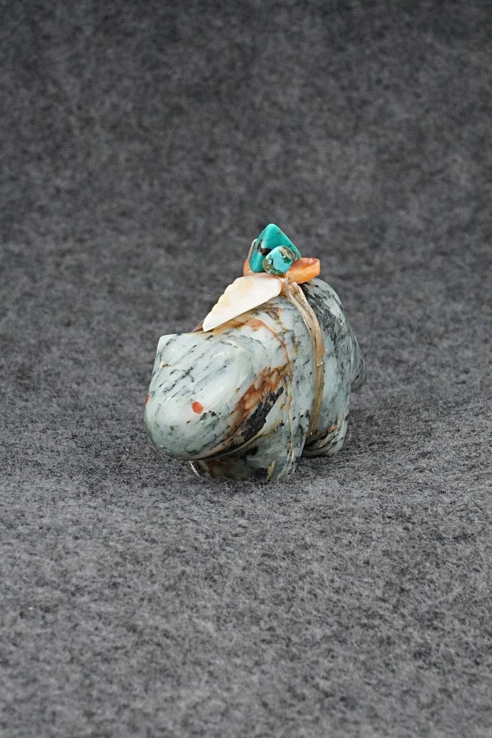 Wolf Zuni Fetish Carving - Daphne Quam